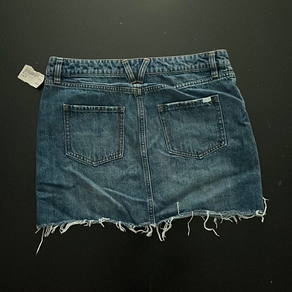 Volcom Brand Jeans, Stoned Mini Skirt, Size Medium - Picture 2 of 6